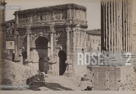 -ROMA, SENZA INDICAZIONE DAUTORE, FORO ROMANO-ARCO DI SETTIMIO SEVERO, SENZA DATA. STAMPA ALLALBUMINA INCOLLATA SU CARTONE, CM 25,6X17,8 CONTENUTE ALLINTERNO DELLALBUM H.F.M.H FROM T.H.H.-IN REMEBRANCE OF A PLEASANT TOUR SEPTEMBER 22nd NOVEMBER15th 1888 DUBLINO. ©ARCHIVIO Graziano Arici/Rosebud2  FOTOANTICHE.-ROME, NO AUTHORS INDICATION, FORO ROMANO-ARCO DI SETTIMIO SEVERO, UNDATED. ALBUMEN PHOTOGRAPH MOUNTED ON CARDBOARD, CM 25,6X17,8 ©Graziano Arici/Rosebud2 