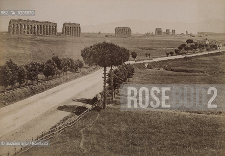 -ROMA, SENZA INDICAZIONE DAUTORE, ACQUEDOTTO DI CLAUDIO, SENZA DATA. STAMPA ALLALBUMINA INCOLLATA SU CARTONE, CM 25X18,4 CONTENUTE ALLINTERNO DELLALBUM H.F.M.H FROM T.H.H.-IN REMEBRANCE OF A PLEASANT TOUR SEPTEMBER 22nd NOVEMBER15th 1888 DUBLINO. ©ARCHIVIO Graziano Arici/Rosebud2  FOTOANTICHE.-ROME, NO AUTHORS INDICATION, ACQUEDOTTO DI CLAUDIO, UNDATED. ALBUMEN PHOTOGRAPH MOUNTED ON CARDBOARD, CM 25X18,4 ©Graziano Arici/Rosebud2 