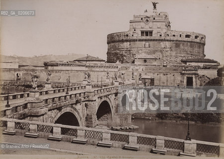 -ROMA, SENZA INDICAZIONE DAUTORE, CASTEL S.ANGELO, SENZA DATA. STAMPA ALLALBUMINA INCOLLATA SU CARTONE, CM 26X18,6 CONTENUTE ALLINTERNO DELLALBUM H.F.M.H FROM T.H.H.-IN REMEBRANCE OF A PLEASANT TOUR SEPTEMBER 22nd NOVEMBER15th 1888 DUBLINO. ©ARCHIVIO Graziano Arici/Rosebud2  FOTOANTICHE.-ROME, NO AUTHORS INDICATION, CASTEL S.ANGELO, UNDATED. ALBUMEN PHOTOGRAPH MOUNTED ON CARDBOARD, CM 26X18,6 ©Graziano Arici/Rosebud2 