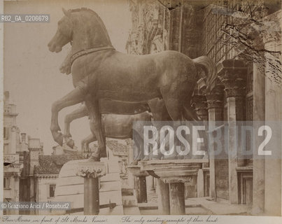 -VENEZIA, SENZA INDICAZIONE DAUTORE, FOUR HORSES IN FRONT OF ST.MARK-VENICE, SENZA DATA. STAMPA ALLALBUMINA INCOLLATA SU CARTONE, CM 23,7X18,5 CONTENUTE ALLINTERNO DELLALBUM H.F.M.H FROM T.H.H.-IN REMEBRANCE OF A PLEASANT TOUR SEPTEMBER 22nd NOVEMBER15th 1888 DUBLINO. ©ARCHIVIO Graziano Arici/Rosebud2  FOTOANTICHE.-VENICE, NO AUTHORS INDICATION, FOUR HORSES IN FRONT OF ST.MARK-VENICE, UNDATED. ALBUMEN PHOTOGRAPH MOUNTED ON CARDBOARD, CM 23,7X18,5 ©Graziano Arici/Rosebud2 