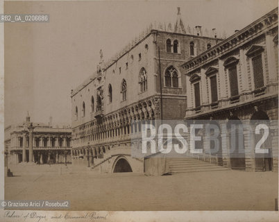 -VENEZIA, SENZA INDICAZIONE DAUTORE, PALACE OF DOGES AND CRIMINAL PRISON, SENZA DATA. STAMPA ALLALBUMINA INCOLLATA SU CARTONE, CM 23,5X18,2 CONTENUTE ALLINTERNO DELLALBUM H.F.M.H FROM T.H.H.-IN REMEBRANCE OF A PLEASANT TOUR SEPTEMBER 22nd NOVEMBER15th 1888 DUBLINO. ©ARCHIVIO Graziano Arici/Rosebud2  FOTOANTICHE.-VENICE, NO AUTHORS INDICATION, PALACE OF DOGES AND CRIMINAL PRISON, UNDATED. ALBUMEN PHOTOGRAPH MOUNTED ON CARDBOARD, CM 23,5X18,2 ©Graziano Arici/Rosebud2 