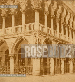 -VENEZIA, SENZA INDICAZIONE DAUTORE, ANGOLO DI PALAZZO DUCALE, ANTE 1866. POSITIVO ALLALBUMINA MONTATO SU CARTONE, FOTOGRAFIA STEREOSCOPICA, CM 17,2X8,4  ©ARCHIVIO Graziano Arici/Rosebud2  CANNONI, FOTOANTICHE.-VENICE, NO AUTHORS INDICATION, ANGOLO DI PALAZZO DUCALE, ANTE 1866. ALBUMEN POSITIVE MOUNTED ON CARDBOARD, STEREOSCOPICAL PHOTOGRAPH CM 17,2X8,4 ©Graziano Arici / rosebud2 .