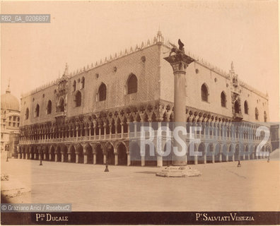 -VENEZIA, PAOLO SALVIATI, PALAZZO DUCALE, SENZA DATA. STAMPA ALLALBUMINA INCOLLATA SU CARTONE, CM 23,9X19,5 © ARCHIVIO Graziano Arici/Rosebud2 . FOTOANTICHE.-VENICE, PAOLO SALVIATI, PALAZZO DUCALE, UNDATED. ALBUMEN PHOTOGRAPH MOUNTED ON CARDBOARD, CM 23,9X19,5 © Graziano Arici / rosebud2.
