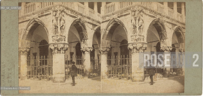 -VENEZIA, CARLO NAYA, ANGOLO DI PALAZZO DUCALE, ANTE 1965. POSITIVO ALLALBUMINA MONTATO SU CARTONE, FOTOGRAFIA STEREOSCOPICA, CM 17,3X8,2  ©ARCHIVIO Graziano Arici/Rosebud2  CANNONI DIETRO I CANCELLI, PERSONA, FOTOANTICHE.-VENICE, CARLO NAYA, ANGOLO DI PALAZZO DUCALE, ANTE 1965. ALBUMEN POSITIVE MOUNTED ON CARDBOARD, STEREOSCOPICAL PHOTOGRAPH CM 17,3X8,2 ©Graziano Arici / rosebud2