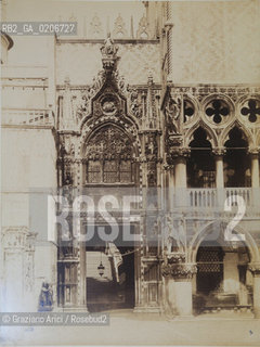 -VENEZIA, CARLO NAYA PIAZZA S .MARCO DAL 75 AL 79 BIS, PALAZZO DUCALE PORTA DELLA CARTA. ANTE 1866. STAMPA ALLALBUMINA  INCOLLATA SU CARTONE, CM 35,7X27 ©ARCHIVIO Graziano Arici/Rosebud2   FOTOANTICHE.-VENICE, CARLO NAYA PIAZZA S .MARCO DAL 75 AL 79 BIS, PALAZZO DUCALE PORTA DELLA CARTA, ANTE 1866. ALBUMEN PHOTOGRAPH  MOUNTED ON CARDBOARD, CM 35,7X27 ©Graziano Arici / rosebud2