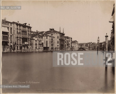 -VENEZIA, SENZA INDICAZIONE DAUTORE, CANAL GRANDE DA CA GARZONI, 1860 C.A.. STAMPA ALLALBUMINA INCOLLATA SU CARTONE, CM 23,2X19,2 © ARCHIVIO Graziano Arici/Rosebud2 . FOTOANTICHE.-VENICE, NO AUTHORS INDICATION, CANAL GRANDE DA CA GARZONI, ANTE 1860 C.A. ALBUMEN PHOTOGRAPH MOUNTED ON CARDBOARD, CM 23,2X19,2 © Graziano Arici / rosebud2.