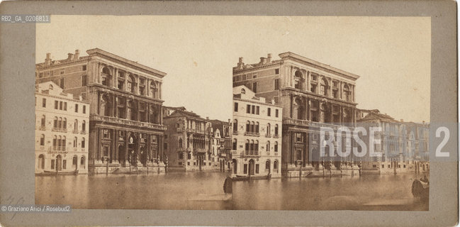 -VENEZIA, SENZA INDICAZIONE DAUTORE, PALAZZO GRIMANI SUL CANAL GRANDE, SENZA DATA. POSITIVO ALLALBUMINA MONTATO SU CARTONE, FOTOGRAFIA STEREOSCOPICA, CM 17,4X8,7  ©ARCHIVIO Graziano Arici/Rosebud2  FOTOANTICHE.-VENICE, NO AUTHORS INDICATION, PALAZZO GRIMANI SUL CANAL GRANDE, UNDATED. ALBUMEN POSITIVE MOUNTED ON CARDBOARD, STEREOSCOPICAL PHOTOGRAPH CM 17,4X8,7 ©Graziano Arici / rosebud2 .