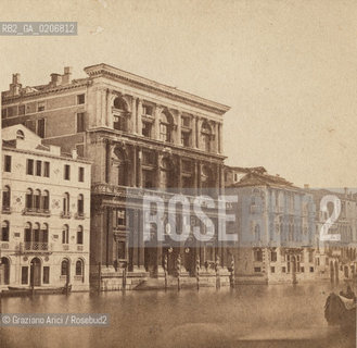 -VENEZIA, SENZA INDICAZIONE DAUTORE, PALAZZO GRIMANI SUL CANAL GRANDE, SENZA DATA. POSITIVO ALLALBUMINA MONTATO SU CARTONE, FOTOGRAFIA STEREOSCOPICA, CM 17,4X8,7  ©ARCHIVIO Graziano Arici/Rosebud2  FOTOANTICHE.-VENICE, NO AUTHORS INDICATION, PALAZZO GRIMANI SUL CANAL GRANDE, UNDATED. ALBUMEN POSITIVE MOUNTED ON CARDBOARD, STEREOSCOPICAL PHOTOGRAPH CM 17,4X8,7 ©Graziano Arici / rosebud2 .