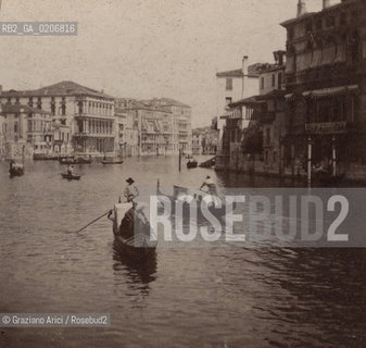 -VENEZIA, SENZA INDICAZIONE DAUTORE, CANAL GRANDE, SENZA DATA. POSITIVO ALLALBUMINA MONTATO SU CARTONE, FOTOGRAFIA STEREOSCOPICA, CM 17,7X8,4  ©ARCHIVIO Graziano Arici/Rosebud2  GONDOLA FOTOANTICHE.-VENICE, NO AUTHORS INDICATION, CANAL GRANDE, UNDATED. ALBUMEN POSITIVE MOUNTED ON CARDBOARD, STEREOSCOPICAL PHOTOGRAPH CM 17,7X8,4 ©Graziano Arici / rosebud2