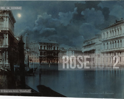 -VENEZIA, SENZA INDICAZIONE DAUTORE, CANAL GRANDE DA S.BARNABA, SENZA DATA. STAMPA ALLALBUMINA CON EFFETTO CHIARO DI LUNA, CM 22,7X17,6 ©ARCHIVIO Graziano Arici/Rosebud2  FOTOANTICHE.-VENICE, NO AUTHORS INDICATION, CANAL GRANDE DA S.BARNABA, UNDATED. ALBUMEN PHOTOGRAPH WITH MOONLIGHT EFFECT, CM 22,7X17,6 ©Graziano Arici/Rosebud2 