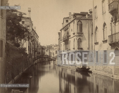 -VENEZIA, CARLO NAYA, RIO DELLA GUERRA, SENZA DATA. STAMPA ALLALBUMINA INCOLLATA SU CARTONE, CM 24,1X19 ©ARCHIVIO Graziano Arici/Rosebud2  FOTOANTICHE.-VENICE,CARLO NAYA, RIO DELLA GUERRA, UNDATED. ALBUMEN PHOTOGRAPH MOUNTED ON CARDBOARD, CM 24,1X19 ©Graziano Arici / rosebud2