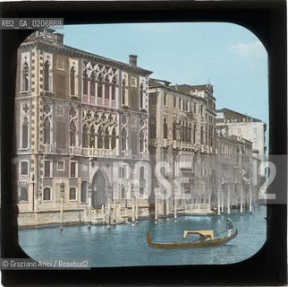 -VENEZIA, SENZA INDICAZIONE DAUTORE, PALAZZO FRANCHETTI, SENZA DATA. LASTRA IN VETRO PER LANTERNA MAGICA COLORATA A MANO 8,2X8,2 ©ARCHIVIO Graziano Arici/Rosebud2  FOTOANTICHE.-VENICE, NO AUTHORS INDICATION, PALAZZO FRANCHETTI, UNDATED. GLASS SLIDE FOR MAGIC LANTERN HAND COLOURED, CM 8,2X8,2 ©Graziano Arici/Rosebud2 