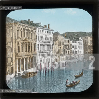 -VENEZIA, SENZA INDICAZIONE DAUTORE, RIVA DEL VIN DAL PONTE DI RIALTO, SENZA DATA. LASTRA IN VETRO PER LANTERNA MAGICA COLORATA A MANO 8,2X8,2 ©ARCHIVIO Graziano Arici/Rosebud2  FOTOANTICHE.-VENICE, NO AUTHORS INDICATION, RIVA DEL VIN DAL PONTE DI RIALTO, UNDATED. GLASS SLIDE FOR MAGIC LANTERN HAND COLOURED, CM 8,2X8,2 ©Graziano Arici/Rosebud2 