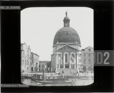 -VENEZIA, SENZA INDICAZIONE DAUTORE, CHIESA DI S. SIMEON PICCOLO, SENZA DATA. LASTRA IN VETRO PER LANTERNA MAGICA CONTENUTE DENTRO LA LORO ORIGINALE CUSTODIA 10,2X8,2 ©ARCHIVIO Graziano Arici/Rosebud2  PERSONA FOTOANTICHE.-VENICE, NO AUTHORS INDICATION,  CHIESA DI S. SIMEON PICCOLO, UNDATED. GLASS SLIDE FOR MAGIC LANTERN IN THEIR WOODEN ORIGINAL BOX, CM 10,2X8,2 ©Graziano Arici/Rosebud2 