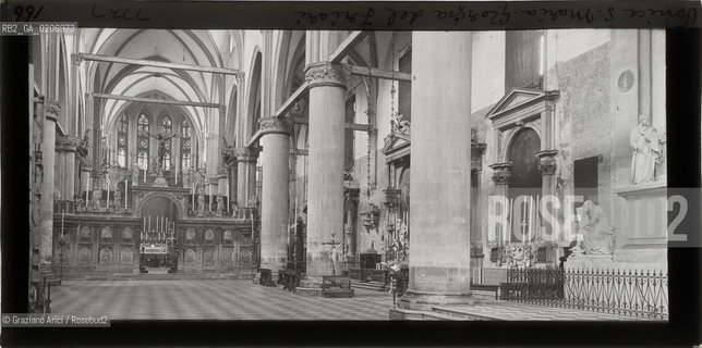 -VENEZIA, ALEXANDER LAMONT HENDERSON, CHIESA DEI FRARI-INTERNO , SENZA DATA. LASTRA PANORAMICA IN VETRO PER LANTERNA MAGICA, 16,4X8,2 ©ARCHIVIO Graziano Arici/Rosebud2   FOTOANTICHE.-VENICE, ALEXANDER LAMONT HENDERSON, CHIESA DEI FRARI-INTERNO, UNDATED. PANORAMIC GLASS SLIDE FOR MAGIC LANTERN, CM 16,4X8,2 ©Graziano Arici/Rosebud2 