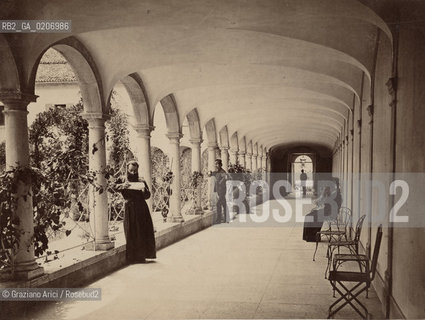 -VENEZIA, SENZA INDICAZIONE DAUTORE, ILE DE S. LAZARE - VENISE, ENTREE DANS LE CORRIDOR DE LO COUR, COORIDOR AND ENTRANCE, SENZA DATA. STAMPA ALLALBUMINA INCOLLATA SU CARTONE, CM 24,3X18,2 ©ARCHIVIO Graziano Arici/Rosebud2  FOTOANTICHE, CHISOTRO - ISOLA DI S.LAZZARO DELGI ARMENI.-VENICE, NO AUTHORS INDICATION, ILE DE S. LAZARE - VENISE, ENTREE DANS LE CORRIDOR DE LO COUR, COORIDOR AND ENTRANCE, UNDATED. ALBUMEN PHOTOGRAPH MOUNTED ON CARDBOARD, CM 24,3X18,2 ©Graziano Arici/Rosebud2 