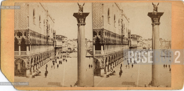 -VENEZIA, SENZA INDICAZIONE DAUTORE, COLONNADE OF DUCAL PALACE, ANTE 1866. POSITIVO ALLALBUMINA MONTATO SU CARTONE, FOTOGRAFIA STEREOSCOPICA, CM 17X8,3  ©ARCHIVIO Graziano Arici/Rosebud2  COLONNATO DI PALAZZO DUCALE E MOLO, FOTOANTICHE.-VENICE, NO AUTHORS INDICATION, COLONNADE OF DUCAL PALACE, ANTE 1866. ALBUMEN POSITIVE MOUNTED ON CARDBOARD, STEREOSCOPICAL PHOTOGRAPH CM 17X8,3 ©Graziano Arici / rosebud2