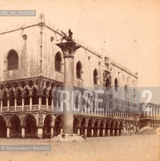 -VENEZIA, CARLO NAYA PIAZZA S. MARCO 77-78 BIS, PALAZZO DUCALE E COLONNA, SENZA DATA. POSITIVO ALLALBUMINA MONTATO SU CARTONE, FOTOGRAFIA STEREOSCOPICA, CM 17,4X8,4  ©ARCHIVIO Graziano Arici/Rosebud2   FOTOANTICHE.-VENICE, CARLO NAYA PIAZZA S. MARCO 77-78 BIS, PALAZZO DUCALE E COLONNA, UNDATED. ALBUMEN POSITIVE MOUNTED ON CARDBOARD, STEREOSCOPICAL PHOTOGRAPH CM 17,4X8,4 ©Graziano Arici / rosebud2 .