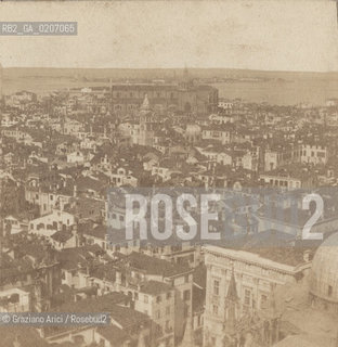 -VENEZIA, L. JOUVIN - RUE S. MARTIN PARIS, PANORAMA DAL CAMPANILE DI S. MARCO, SENZA DATA. POSITIVO ALLALBUMINA MONTATO SU CARTONE, FOTOGRAFIA STEREOSCOPICA, CM 17,7X8,4 ©ARCHIVIO Graziano Arici/Rosebud2  FOTOANTICHE.-VENICE, L. JOUVIN - RUE S. MARTIN PARIS, PANORAMA DAL CAMPANILE DI S. MARCO, UNDATED. ALBUMEN POSITIVE MOUNTED ON CARDBOARD, STEREOSCOPICAL PHOTOGRAPH CM 17,7X8,4 ©Graziano Arici / rosebud2 .