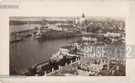 -VENEZIA, CARLO PONTI, PANORAMA VERSO LA SALUTE, SENZA DATA. STAMPA ALLALBUMINA INCOLLATA SU CARTONCINO, CARTE DE VISITE, CM 10,6X6,4  ©ARCHIVIO Graziano Arici/Rosebud2  VEDUTA DAL CAMPANILE DI S. MARCO FOTOANTICHE.-VENICE, CARLO PONTI, PANORAMA VERSO LA SALUTE, UNDATED. ALBUMEN PHOTOGRAPH MOUNTED ON CARDBOARD, CARTE DE VISITE, CM 10,6X6,4 ©Graziano Arici / rosebud2