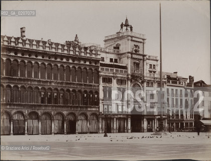-VENEZIA, SENZA INDICAZIONE DAUTORE, PIAZZA S.MARCO TORRE DELL OROLOGIO, SENZA DATA. STAMPA ALLALBUMINA, CM 21,5X18,6 ©ARCHIVIO Graziano Arici/Rosebud2  FOTOANTICHE.-VENICE, NO AUTHORS INDICATION, PIAZZA S.MARCO TORRE DELL OROLOGIO, UNDATED. ALBUMEN PHOTOGRAPH, CM 21,5X18,6 ©Graziano Arici/Rosebud2 