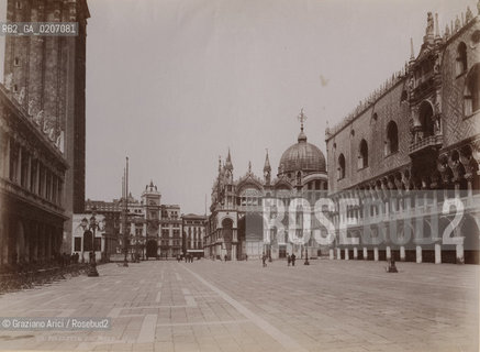 -VENEZIA, SENZA INDICAZIONE DAUTORE, PIAZZETTA DAL MOLO, SENZA DATA. STAMPA ALLALBUMINA INCOLLATA SU CARTONE, CM 26X19 ©ARCHIVIO Graziano Arici/Rosebud2  FOTOANTICHE.-VENICE, NO AUTHORS INDICATION,  PIAZZETTA DAL MOLO, UNDATED. ALBUMEN PHOTOGRAPH MOUNTED ON CARDBOARD, CM 26X19 ©Graziano Arici/Rosebud2 