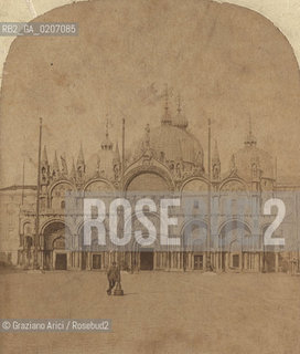 -VENEZIA, THE LONDON STEREOSCOPIC COMPANY 313 LONDON, PIAZZA S. MARCO, SENZA DATA. POSITIVO ALLALBUMINA MONTATO SU CARTONE, FOTOGRAFIA STEREOSCOPICA, CM 17,4X8,3  ©ARCHIVIO Graziano Arici/Rosebud2   FOTOANTICHE.-VENICE, THE LONDON STEREOSCOPIC COMPANY 313 LONDON, PIAZZA S. MARCO, UNDATED. ALBUMEN POSITIVE MOUNTED ON CARDBOARD, STEREOSCOPICAL PHOTOGRAPH CM 17,4X8,3 ©Graziano Arici/Rosebud2 