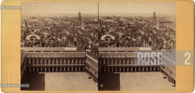 -VENEZIA, CARLO NAYA, PANORAMA DI PIAZZA S. MARCO DAL CAMPANILE, SENZA DATA. POSITIVO ALLALBUMINA MONTATO SU CARTONE, FOTOGRAFIA STEREOSCOPICA, CM 17,5X8,2  ©ARCHIVIO Graziano Arici/Rosebud2   FOTOANTICHE.-VENICE, CARLO NAYA, PANORAMA DI PIAZZA S. MARCO DAL CAMPANILE, UNDATED. ALBUMEN POSITIVE MOUNTED ON CARDBOARD, STEREOSCOPICAL PHOTOGRAPH CM 17,5X8,2 ©Graziano Arici / rosebud2