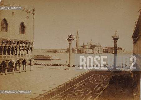 -VENEZIA, CARLO NAYA ?, VEDUTA DELLA PIAZZETTA E ISOLA DI S. GIORGIO, SENZA DATA. STAMPA ALLALBUMINA, CM 34,3X24,3 ©ARCHIVIO Graziano Arici/Rosebud2  FOTOANTICHE.-VENICE, CARLO NAYA ?, VEDUTA DELLA PIAZZETTA E ISOLA DI S.GIORGIO, UNDATED. ALBUMEN PHOTOGRAPH MOUNTED ON CARDBOARD, CM 34,3X24,3 ©Graziano Arici / rosebud2