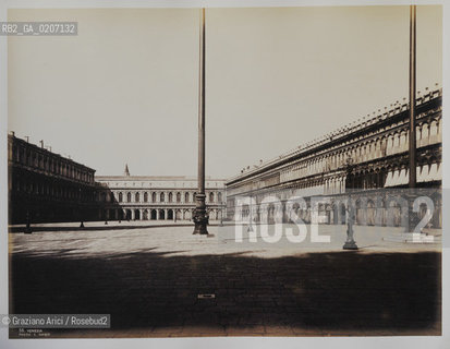 -VENEZIA, CARLO NAYA PIAZZA S. MARCO DAL 75 AL 79 BIS, PIAZZA S. MARCO, SENZA DATA. STAMPA ALLALBUMINA INCOLLATA SU CARTONE, CM 35,8X27,3 ©ARCHIVIO Graziano Arici/Rosebud2   FOTOANTICHE.-VENICE, CARLO NAYA, PIAZZA S. MARCO, UNDATED. ALBUMEN PHOTOGRAPH  MOUNTED ON CARDBOARD, CM 35,8X27,3 ©Graziano Arici/Rosebud2 