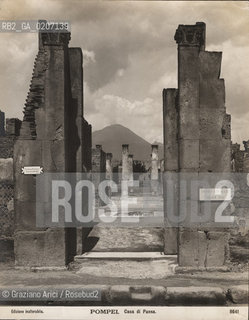 -POMPEI, SENZA INDICAZIONE DAUTORE, CASA DI PANSA, SENZA DATA. STAMPA ALLALBUMINA COLORATA A MANO INCOLLATA SU CARTONE, CM 19X24,3 ©ARCHIVIO Graziano Arici/Rosebud2  FOTOANTICHE.-POMPEI, NO AUTHORS INDICATION, CASA PANSA, UNDATED. ALBUMEN PHOTOGRAPH HAND COLOURED MOUNTED ON CARDBOARD, CM 19X24,3 ©Graziano Arici / rosebud2