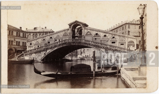 -VENEZIA, ANTONIO SORGATO, PONTE DI  RIALTO, 1860 C.A. STAMPA ALLALBUMINA INCOLLATA SU CARTONE, CARTE DE VISITE, CM 6X10,5  ©ARCHIVIO Graziano Arici/Rosebud2   GONDOLA FOTOANTICHE.-VENICE, ANTONIO SORGATO, PONTE DI  RIALTO, 1860 C.A. ALBUMEN PHOTOGRAPH MOUNTED ON CARDBOARD, CARTE DE VISITE CM 6X10,5 ©Graziano Arici/Rosebud2 