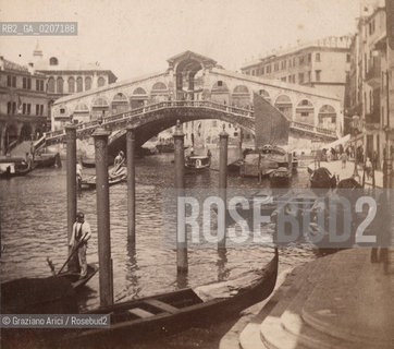 -VENEZIA, SENZA INDICAZIONE DAUTORE, PONTE DI RIALTO. 1875 C.A. POSITIVO ALLALBUMINA MONTATO SU CARTONE, FOTOGRAFIA STEREOSCOPICA, CM 17,4X8,6  ©ARCHIVIO Graziano Arici/Rosebud2  GONDOLA, BARCA FOTOANTICHE.-VENICE, NO AUTHORS INDICATION, PONTE DI RIALTO, 1875 C.A. ALBUMEN POSITIVE MOUNTED ON CARDBOARD, STEREOSCOPICAL PHOTOGRAPH CM 17,4X8,6 ©Graziano Arici / rosebud2