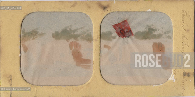 -ROMA, SENZA INDICAZIONE DAUTORE, ROVINE DEL FORO ROMANO CON FUOCO VISIBILE DURANTE LA VISIONE NOTTE (RETRO), SENZA DATA. POSITIVO ALLALBUMINA MONTATO SU CARTONE, FOTOGRAFIA DIAFANOSTEREOSCOPICA, CM 17,4X8,5  ©ARCHIVIO Graziano Arici/Rosebud2  FOTOANTICHE.-ROME, NO AUTHORS INDICATION, RUINS OF FORO ROMANO WITH FIRE VISIBLE DURING NIGHT VISION, UNDATED. ALBUMEN POSITIVE MOUNTED ON CARDBOARD, DIAFANOSTEREOSCOPICAL PHOTOGRAPH CM 17,4X8,5 ©Graziano Arici / rosebud2 .