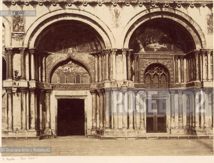 -VENEZIA, CARLO NAYA ?, DUE PORTE DI S.MARCO VERSO LOROLOGIO, SENZA DATA. STAMPA ALLALBUMINA INCOLLATA SU CARTONE, CM 24,3X18,3 ©ARCHIVIO Graziano Arici/Rosebud2  FOTOANTICHE.-VENICE, CARLO NAYA ?, DUE PORTE DI S. MARCO VERSO LOROLOGIO, UNDATED. ALBUMEN PHOTOGRAPH MOUNTED ON CARDBOARD, CM 24,3X18,3 ©Graziano Arici / rosebud2