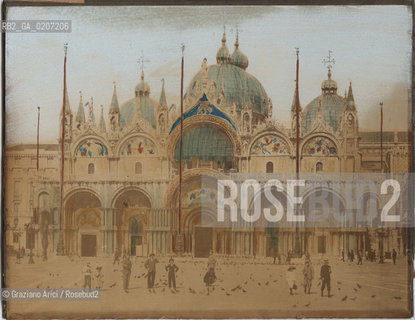 -VENEZIA, SENZA INDICAZIONE DAUTORE, BASILICA DI S. MARCO, SENZA DATA. STAMPA ALLALBUMINA COLORATA A MANO INCOLLATA SU CARTONE - CM 24X18 CON CORNICE NERA DI LEGNO CM 33,5X28,3  ©ARCHIVIO Graziano Arici/Rosebud2   FOTOANTICHE.-VENICE, NO AUTHORS INDICATION, BASILICA DI S. MARCO, UNDATED. ALBUMEN PHOTOGRAPH  HAND COLORED MOUNTED ON CARDBOARD - CM 24X18  WITH BLACK WOODEN FRAME CM 33,5X28,3 ©Graziano Arici/Rosebud2 .