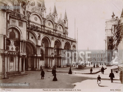 -VENEZIA, CARLO NAYA, PIAZZETTA DEI LEONCINI E FACCIATA SETTENTRIONALE DI S.MARCO, SENZA DATA. STAMPA ALLALBUMINA, CM 24,7X18,6 ©ARCHIVIO Graziano Arici/Rosebud2  FOTOANTICHE.-VENICE, CARLO NAYA, PIAZZETTA DEI LEONCINI E FACCIATA SETTENTRIONALE DI S.MARCO, UNDATED. ALBUMEN PHOTOGRAPH, CM 24,7X18,6 ©Graziano Arici/Rosebud2 