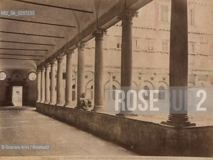 -VENEZIA, FRATELLI ALINARI, CHIESA DI SANTO STEFANO - IL CORTILE O IL CHIOSTRO, SENZA DATA. STAMPA ALLALBUMINA INCOLLATA SU STOFFA, CM 25X18,6 ©ARCHIVIO Graziano Arici/Rosebud2  FOTOANTICHE PERSONA.-VENICE, ALINARI, CHIESA DI SANTO STEFANO - IL CORTILE O IL CHIOSTRO, UNDATED. ALBUMEN PHOTOGRAPH MOUNTED ON CLOTH, CM 25X18,6 ©Graziano Arici/Rosebud2 