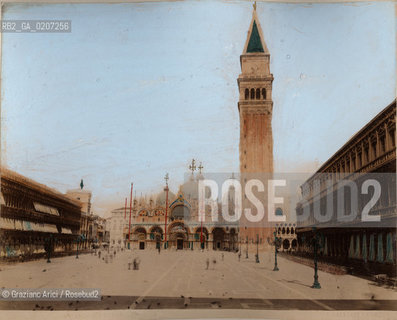 -VENEZIA, PAOLO SALVIATI, PIAZZA S. MARCO, SENZA DATA. STAMPA ALLALBUMINA COLORATA A MANO INCOLLATA SU CARTONE, CM 24,4X19,8 CONTENUTE ALLINTERNO DELLALBUM H.F.M.H FROM T.H.H.-IN REMEBRANCE OF A PLEASANT TOUR SEPTEMBER 22nd NOVEMBER15th 1888 DUBLINO. ©ARCHIVIO Graziano Arici/Rosebud2   FOTOANTICHE.-VENICE, PAOLO SALVIATI, PIAZZA S. MARCO, UNDATED. ALBUMEN PHOTOGRAPH HAND COLOURED MOUNTED ON CARDBOARD, CM 24,4X19,8 ©Graziano Arici/Rosebud2 