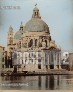 -VENEZIA, PAOLO SALVIATI, CHIESA DI S. MARIA DELLA SALUTE, SENZA DATA. STAMPA ALLALBUMINA COLORATA A MANO INCOLLATA SU CARTONE, CM 24,2X19,8 CONTENUTE ALLINTERNO DELLALBUM H.F.M.H FROM T.H.H.-IN REMEBRANCE OF A PLEASANT TOUR SEPTEMBER 22nd NOVEMBER15th 1888 DUBLINO. ©ARCHIVIO Graziano Arici/Rosebud2   FOTOANTICHE.-VENICE, PAOLO SALVIATI, CHIESA DI S. MARIA DELLA SALUTE, UNDATED. ALBUMEN PHOTOGRAPH HAND COLOURED MOUNTED ON CARDBOARD, CM 24,2X19,8 ©Graziano Arici/Rosebud2 