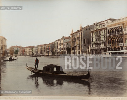 -VENEZIA, PAOLO SALVIATI, CANAL GRANDE E PALAZZO CADORO, SENZA DATA. STAMPA ALLALBUMINA COLORATA A MANO INCOLLATA SU CARTONE, CM 24,5X19,5 CONTENUTE ALLINTERNO DELLALBUM H.F.M.H FROM T.H.H.-IN REMEBRANCE OF A PLEASANT TOUR SEPTEMBER 22nd NOVEMBER15th 1888 DUBLINO. ©ARCHIVIO Graziano Arici/Rosebud2  GONDOLA FOTOANTICHE.-VENICE, PAOLO SALVIATI, CANAL GRANDE E PALAZZO CADORO, UNDATED. ALBUMEN PHOTOGRAPH HAND COLOURED MOUNTED ON CARDBOARD, CM 24,5X19,5 ©Graziano Arici/Rosebud2 