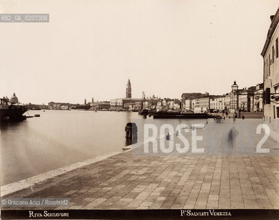 -VENEZIA, PAOLO SALVIATI, RIVA DEGLI SCHIAVONI, SENZA DATA. STAMPA ALLALBUMINA INCOLLATA SU CARTONE, CM 24,7X19,3 ©ARCHIVIO Graziano Arici/Rosebud2  FOTOANTICHE.-VENICE, PAOLO SALVIATI, RIVA DEGLI SCHIAVONI, UNDATED. ALBUMEN PHOTOGRAPH MOUNTED ON CARDBOARD, CM 24,7X19,3 ©Graziano Arici / rosebud2