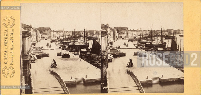 -VENEZIA, CARLO NAYA PIAZZA S. MARCO 77-78 BIS, RIVA DEGLI SCHIAVONI, SENZA DATA. POSITIVO ALLALBUMINA MONTATO SU CARTONE, FOTOGRAFIA STEREOSCOPICA, CM 17,3X8,4  ©ARCHIVIO Graziano Arici/Rosebud2  PONTE DELLA PAGLIA E BARCA VISTI DA PALAZZO DUCALE, FOTOANTICHE.-VENICE, CARLO NAYA PIAZZA S. MARCO 77-78 BIS, RIVA DEGLI SCHIAVONI, UNDATED. ALBUMEN POSITIVE MOUNTED ON CARDBOARD, STEREOSCOPICAL PHOTOGRAPH CM 17,3X8,4 ©Graziano Arici / rosebud2