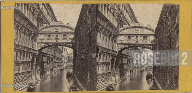 -VENEZIA, SENZA INDICAZIONE DAUTORE, PONTE DEI SOSPIRI, SENZA DATA. POSITIVO ALLALBUMINA MONTATO SU CARTONE, FOTOGRAFIA STEREOSCOPICA, CM 16,5X8  ©ARCHIVIO Graziano Arici/Rosebud2  FOTOANTICHE.-VENICE, NO AUTHORS INDICATION, PONTE DEI SOSPIRI, UNDATED. ALBUMEN POSITIVE MOUNTED ON CARDBOARD, STEREOSCOPICAL PHOTOGRAPH CM 16,5X8 ©Graziano Arici / rosebud2 .