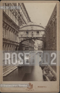 -VENEZIA, CARLO PONTI, PONTE DEI SOSPIRI, SENZA DATA. STAMPA ALLALBUMINA INCOLLATA SU CARTONE, CARTE DE VISITE, CM 10,7X16,6  ©ARCHIVIO Graziano Arici/Rosebud2  CAFFE, LUSTRASCARPE FOTOANTICHE.-VENICE, CARLO PONTI, PONTE DEI SOSPIRI, UNDATED. ALBUMEN PHOTOGRAPH MOUNTED ON CARDBOARD, CARTE DE VISITE CM 10,7X16,6 ©Graziano Arici / rosebud2