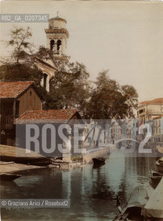 -VENEZIA, FRATELLI GAJO, RIO S.TROVASO, SENZA DATA. STAMPA ALLALBUMINA COLORATA A MANO, CM 25,8X19 ©ARCHIVIO Graziano Arici/Rosebud2  SQUERO FOTOANTICHE.-VENICE, FRATELLI GAJO, RIO S.TROVASO, UNDATED. ALBUMEN PHOTOGRAPH HAND COLORED, CM 25,8X19 ©Graziano Arici/Rosebud2 