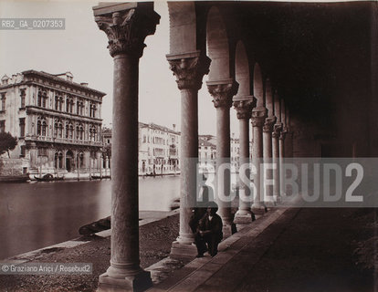 -VENEZIA, CARLO NAYA (?), PALAZZO VENDRAMIN DAL FONTEGO DEI TURCHI, 1870 C.A. STAMPA ALLALBUMINA INCOLLATA SU CARTONE, CM 34,4X26,5 ©ARCHIVIO Graziano Arici/Rosebud2   FOTOANTICHE.-VENICE, CARLO NAYA (?), PALAZZO VENDRAMIN DAL FONTEGO DEI TURCHI, 1870 C.A. ALBUMEN PHOTOGRAPH MOUNTED ON CARDBOARD, CM 34,4X26,5 ©Graziano Arici / rosebud2