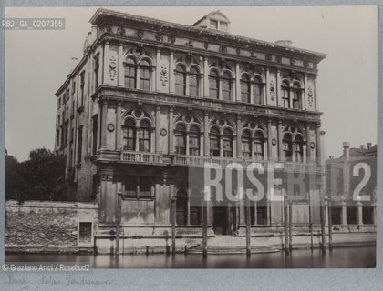 -VENEZIA, SENZA INDICAZIONE DAUTORE, PALAZZO VENDRAMIN-CALERGI, 1860 C.A. STAMPA ALLALBUMINA INCOLLATA SU CARTONE, CM 23,7X17 ©ARCHIVIO Graziano Arici/Rosebud2  FOTOANTICHE.-VENICE, NO AUTHORS INDICATION,  PALAZZO VENDRAMIN-CALERGI, 1860 C.A. ALBUMEN PHOTOGRAPH MOUNTED ON CARDBOARD, CM 23,7X17 ©Graziano Arici/Rosebud2 