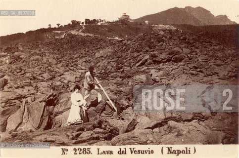 -VENEZIA, SENZA INDICAZIONE DAUTORE, LAVA DEL VESUVIO (NAPOLI), SENZA DATA. STAMPA ALLALBUMINA, CM 9X6 ©ARCHIVIO Graziano Arici/Rosebud2  FOTOANTICHE PERSONA.-VENICE, NO AUTHORS INDICATION, LAVA DEL VESUVIO (NAPOLI), UNDATED. ALBUMEN PHOTOGRAPH, CM 9X6 ©Graziano Arici/Rosebud2 