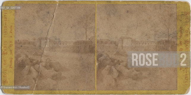 -PARIGI, PHOTOG. PAR Q.V. A PARIS, SIEGE DE PARIS, 1871. STAMPA ALLALBUMINA INCOLLATA SU CARTONE, FOTOGRAFIA STEREOSCOPICA, CM 17,5X6,9  ©ARCHIVIO Graziano Arici/Rosebud2  ASSEDIO DI PARIGI, COMUNE DI PARIGI, FOTOANTICHE.-PARIS, PHOTOG. PAR Q.V. A PARIS, SIEGE DE PARIS, 1871. ALBUMEN PHOTOGRAPH MOUNTED ON CARDBOARD, STEREOSCOPICAL PHOTOGRAPH, CM 17,5X6,9 ©Graziano Arici / rosebud2